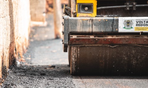 Novo asfalto no bairro Água Limpa beneficia mais de 50 famílias em Volta Redonda